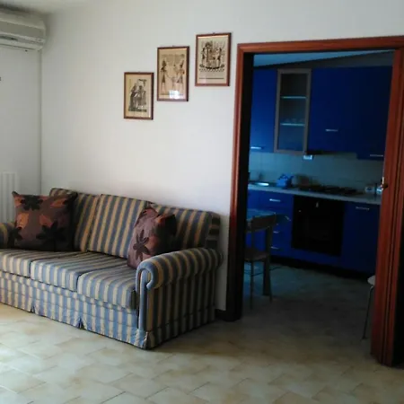 Flamingo 2 Apartment Ciro Marina