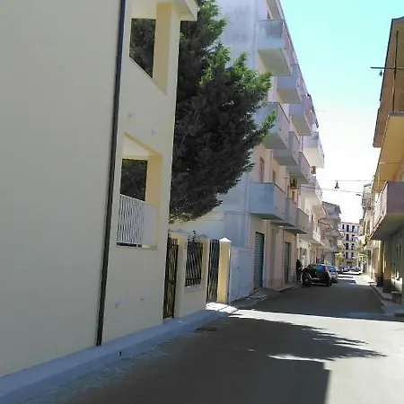 Flamingo 2 Apartment Ciro Marina